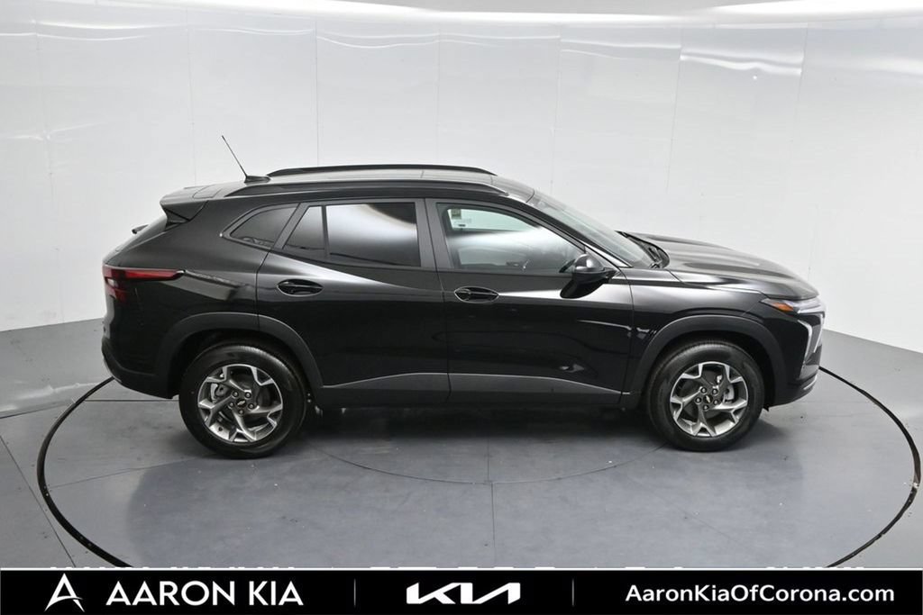 Used 2026 Chevrolet Trax LT w/ Sunroof Package FWD image 75