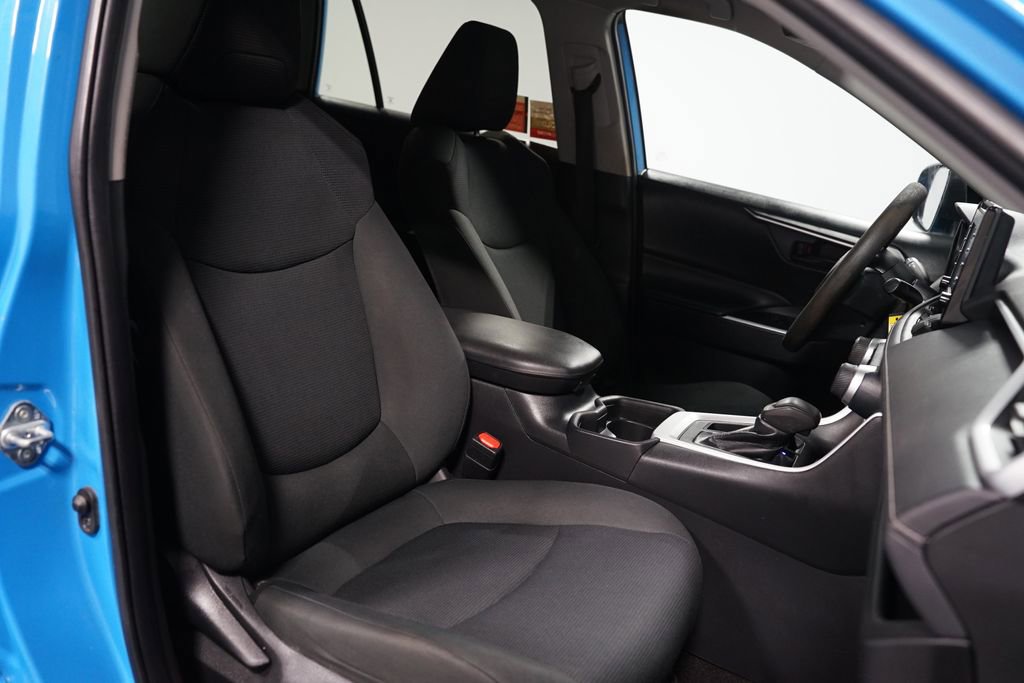 Certified 2021 Toyota RAV4 LE image 25