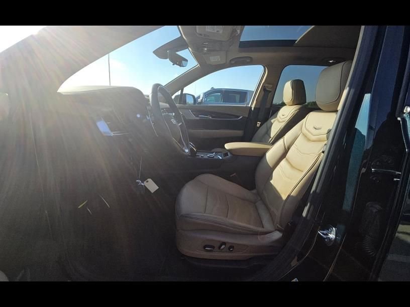 Used 2025 Cadillac XT6 Sport w/ Platinum Package image 10