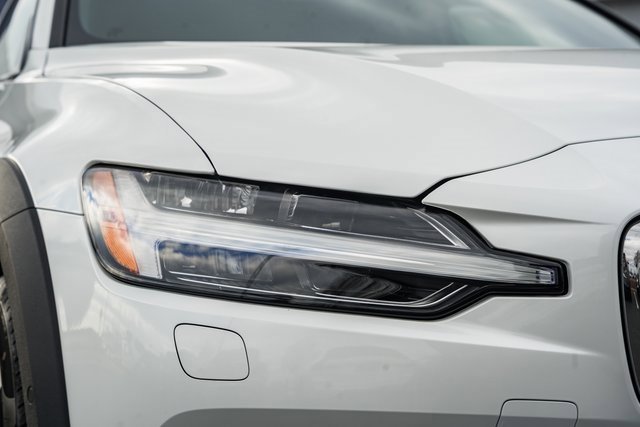 New 2026 Volvo V60 B5 Cross Country Plus w/ Protection Package Premier image 14