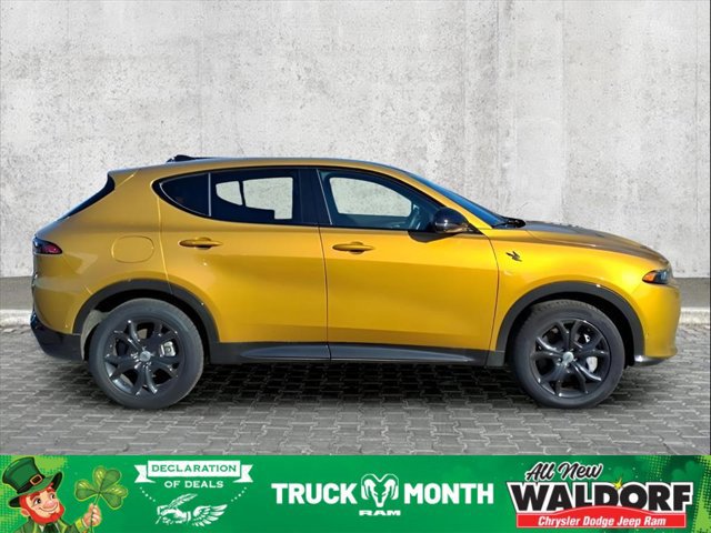 New 2024 Dodge Hornet R/T Plus w/ Tech Pack Plus w/o Parking image 2