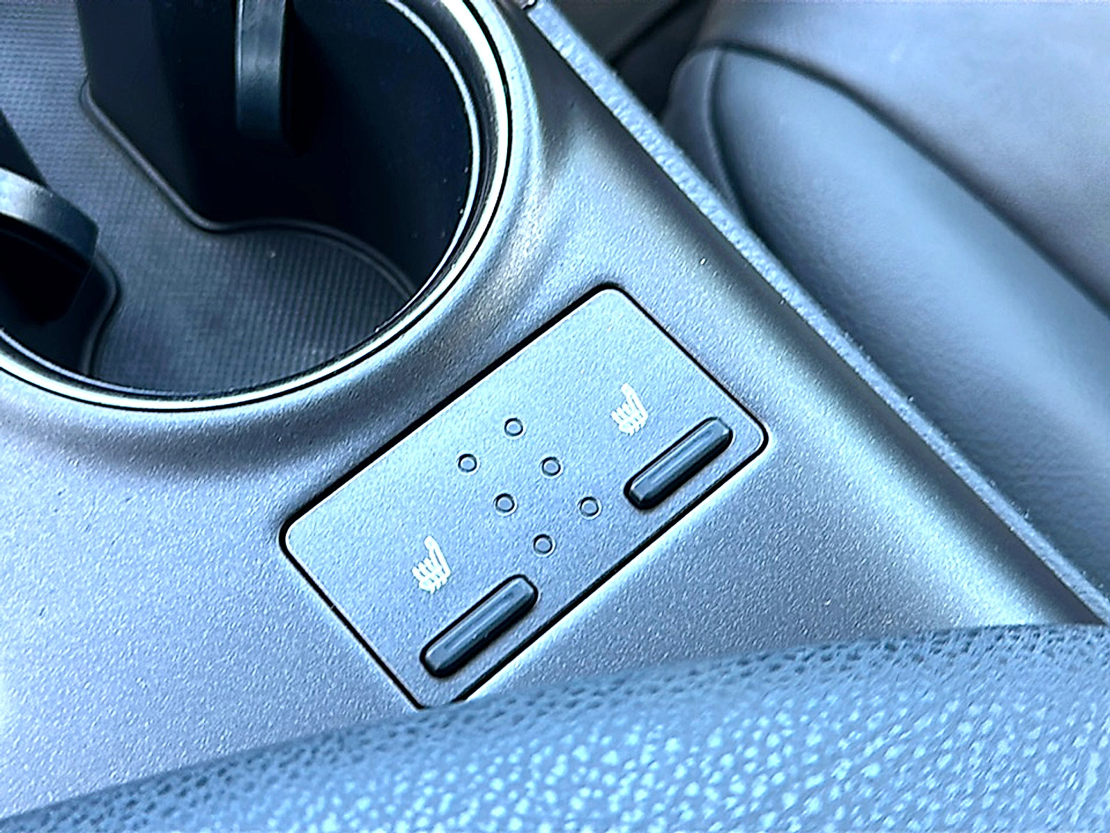 Used 2022 Toyota Camry XSE image 35