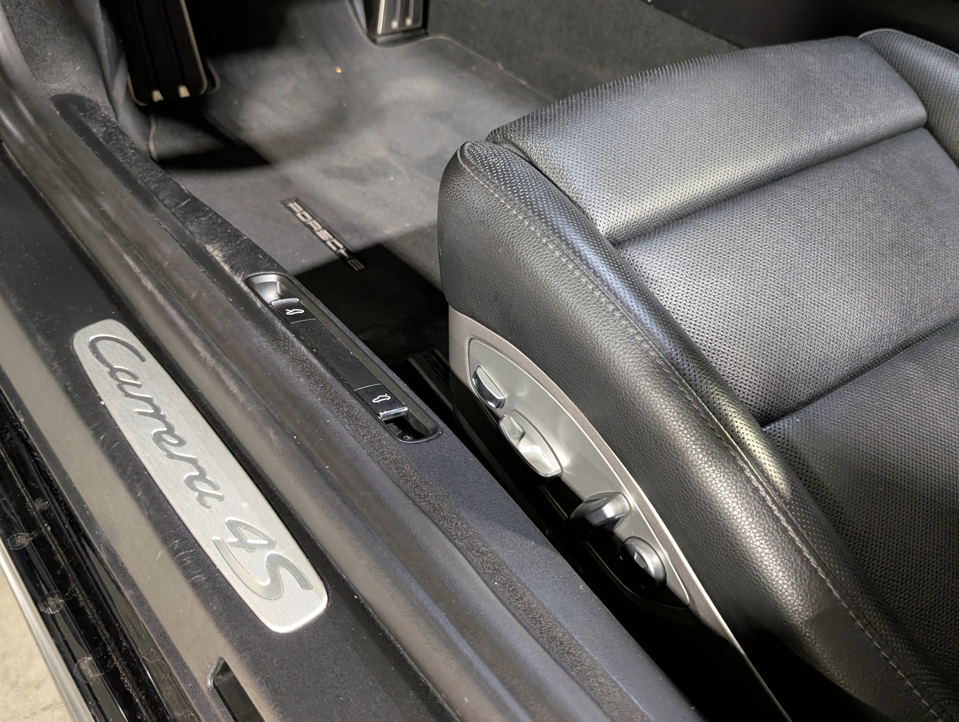 Certified 2015 Porsche 911 Carrera 4S image 20