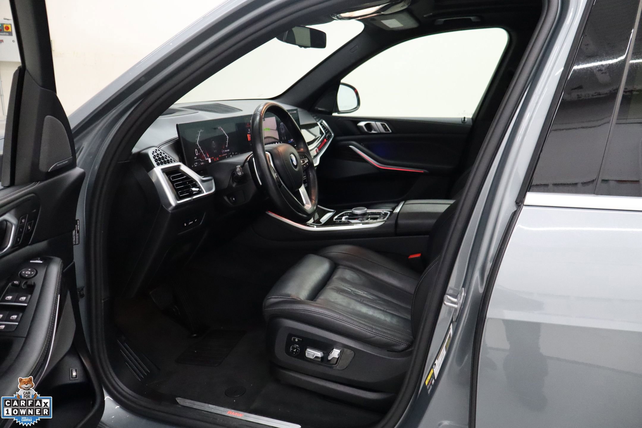 Used 2025 BMW X5 xDrive50e image 28