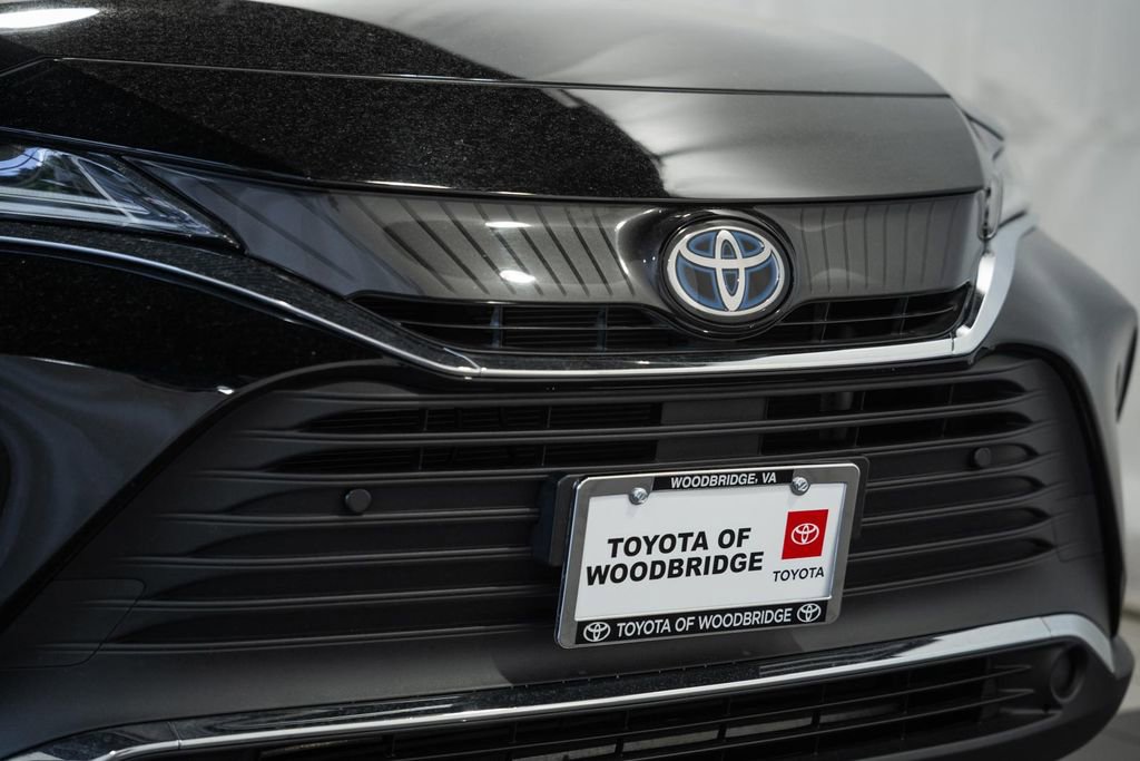 Used 2021 Toyota Venza XLE w/ Softex Package image 12