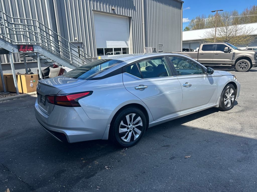 Used 2024 Nissan Altima 2.5 S FWD image 4