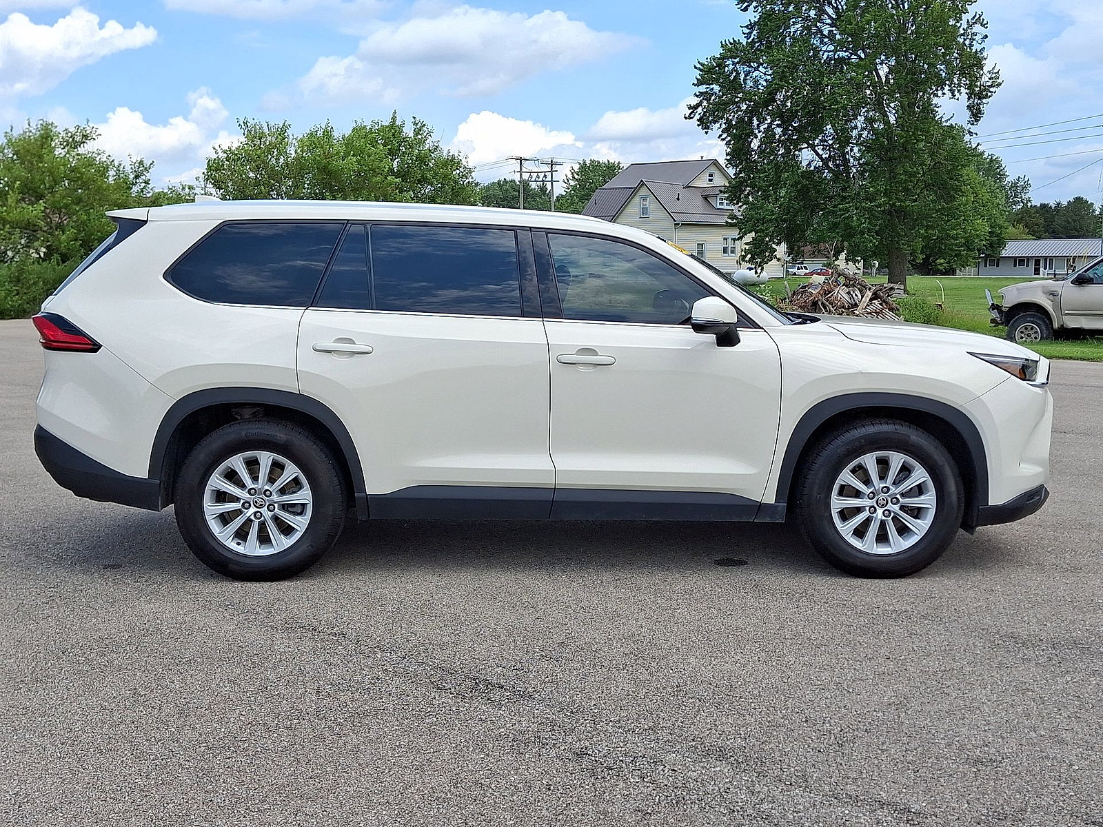 Used 2024 Toyota Grand Highlander AWD image 26