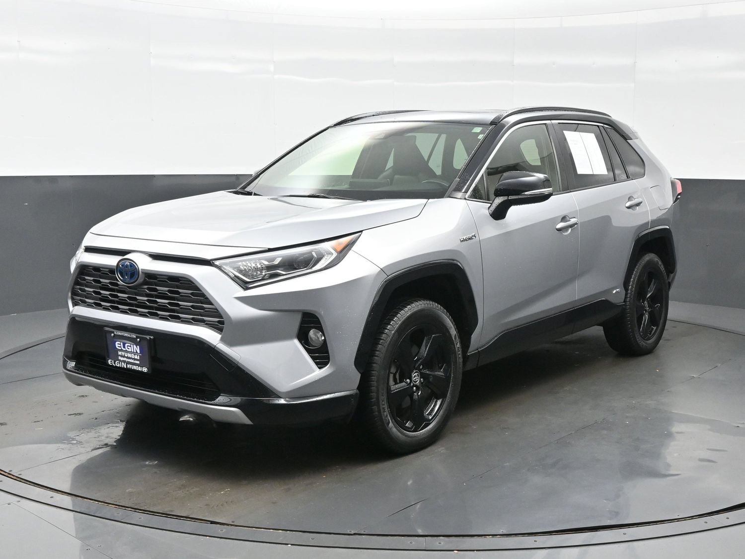 Used 2020 Toyota RAV4 XSE w/ XSE Grade Weather Package AWD/4WD image 2