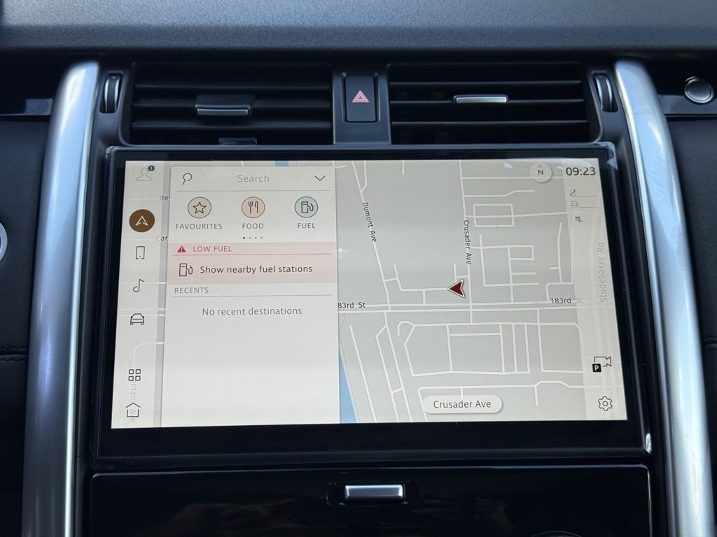 New 2025 Land Rover Discovery S image 21