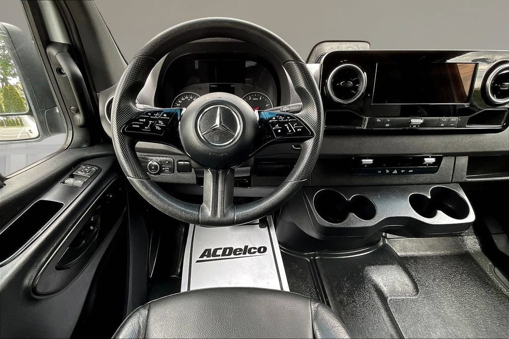 Used 2025 Mercedes-Benz Sprinter 2500 image 9