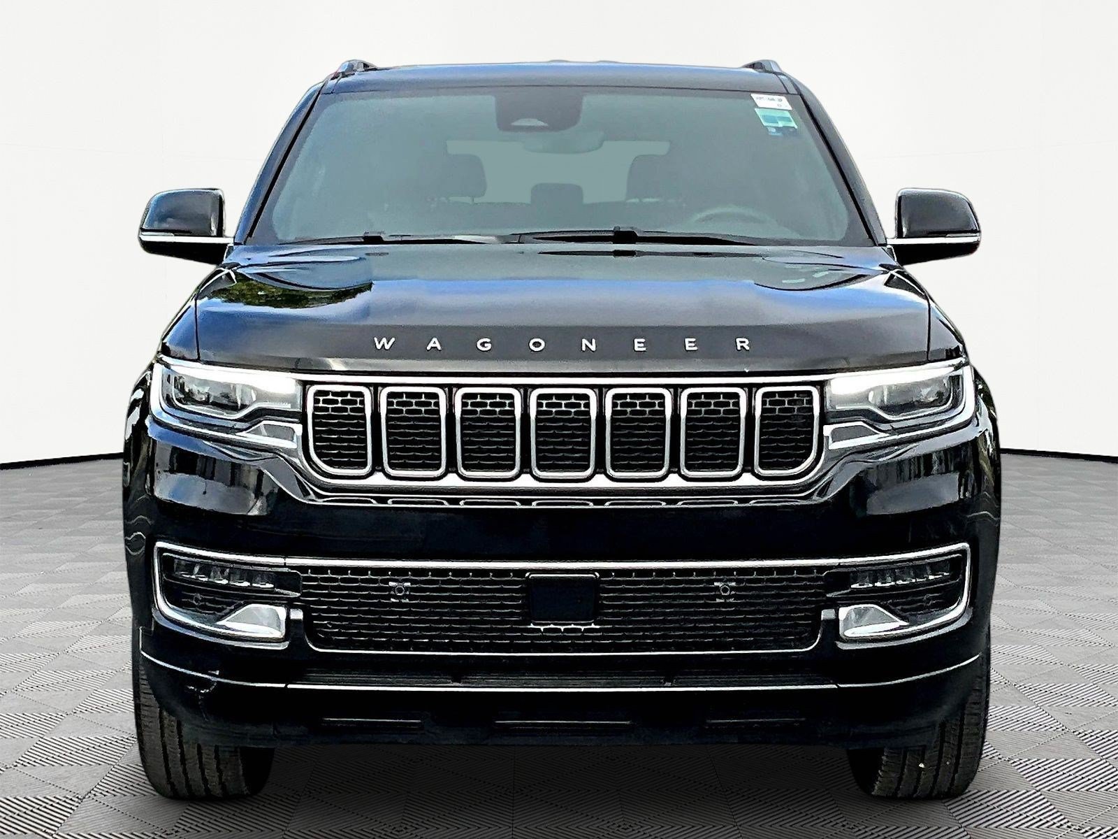 Used 2024 Jeep Wagoneer 4WD image 2