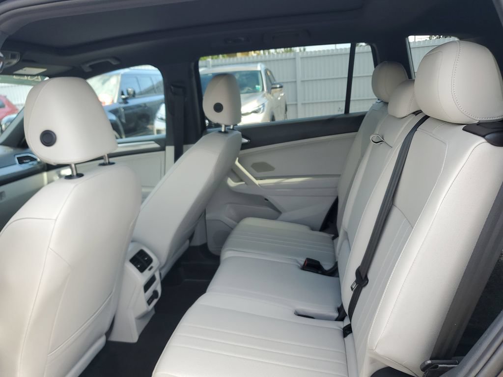 Certified 2023 Volkswagen Tiguan SE R-Line FWD image 16