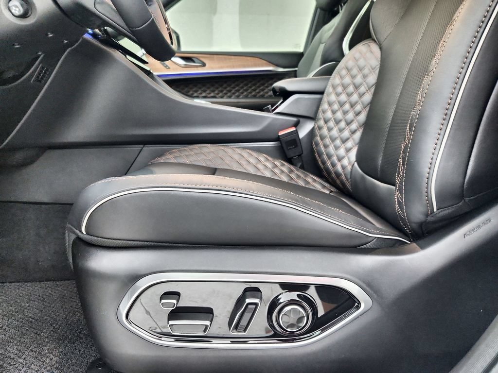 New 2026 Jeep Grand Cherokee L Summit AWD/4WD image 19