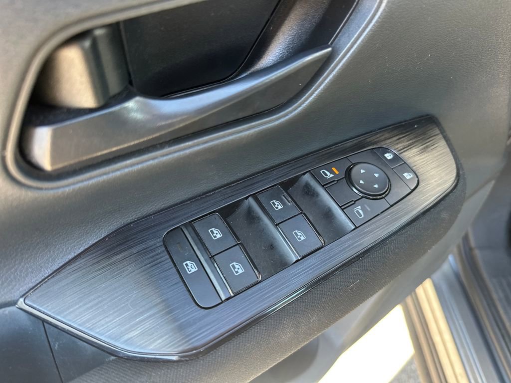 Used 2025 Nissan Kicks S image 14