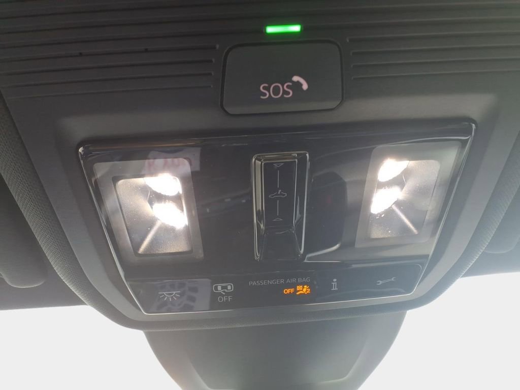 Used 2024 Volkswagen Golf R image 14