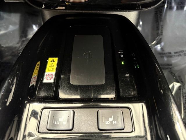 Used 2021 Toyota Prius Prime Limited w/ Carpet Mat Package (TMS) image 36