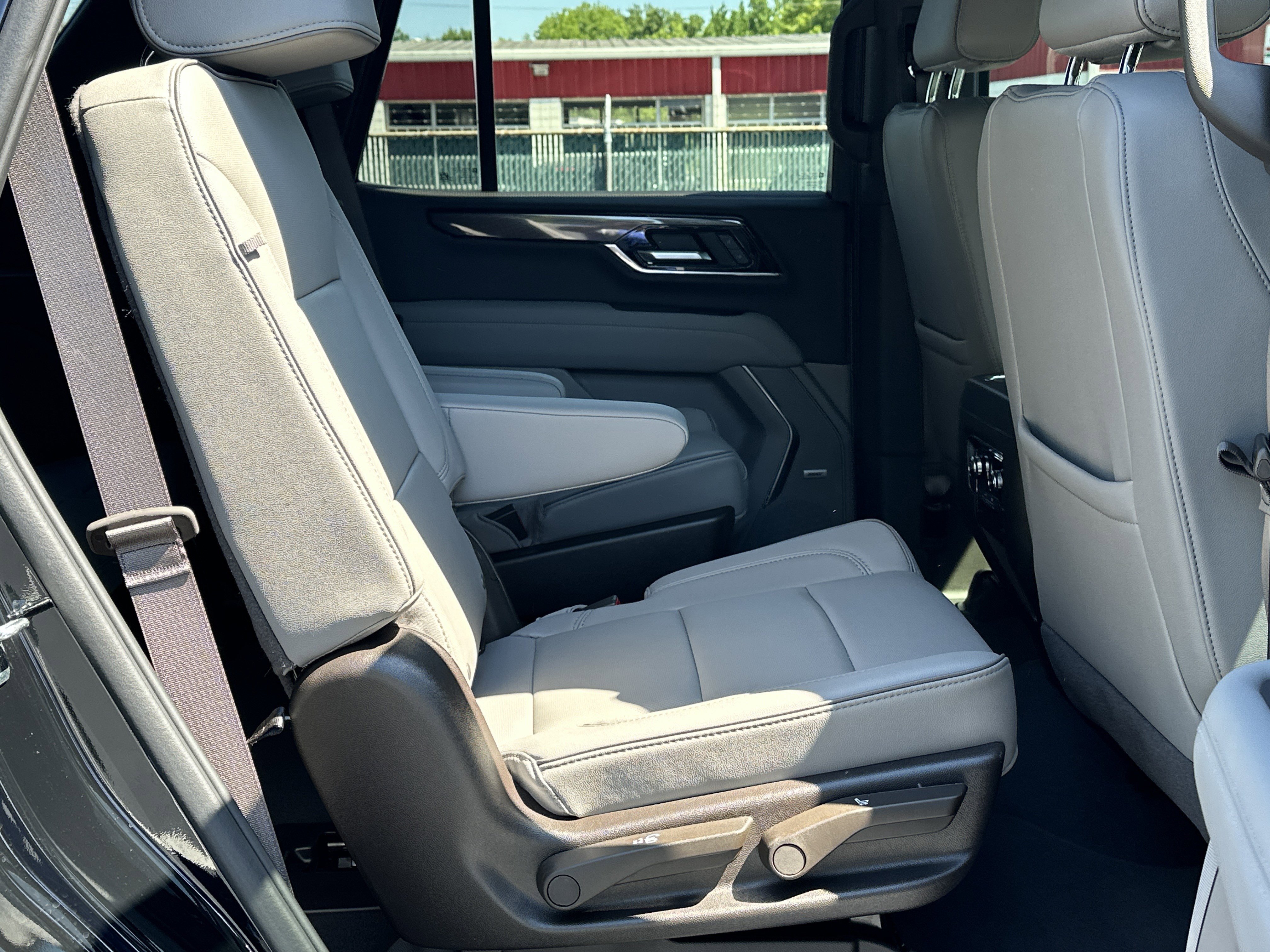 Used 2025 GMC Yukon Elevation w/ Technology Package RWD image 13