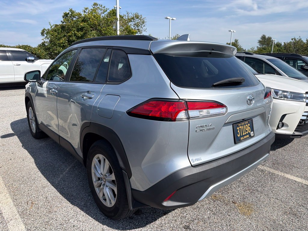 Used 2023 Toyota Corolla Cross LE w/ Moonroof Package AWD/4WD image 3