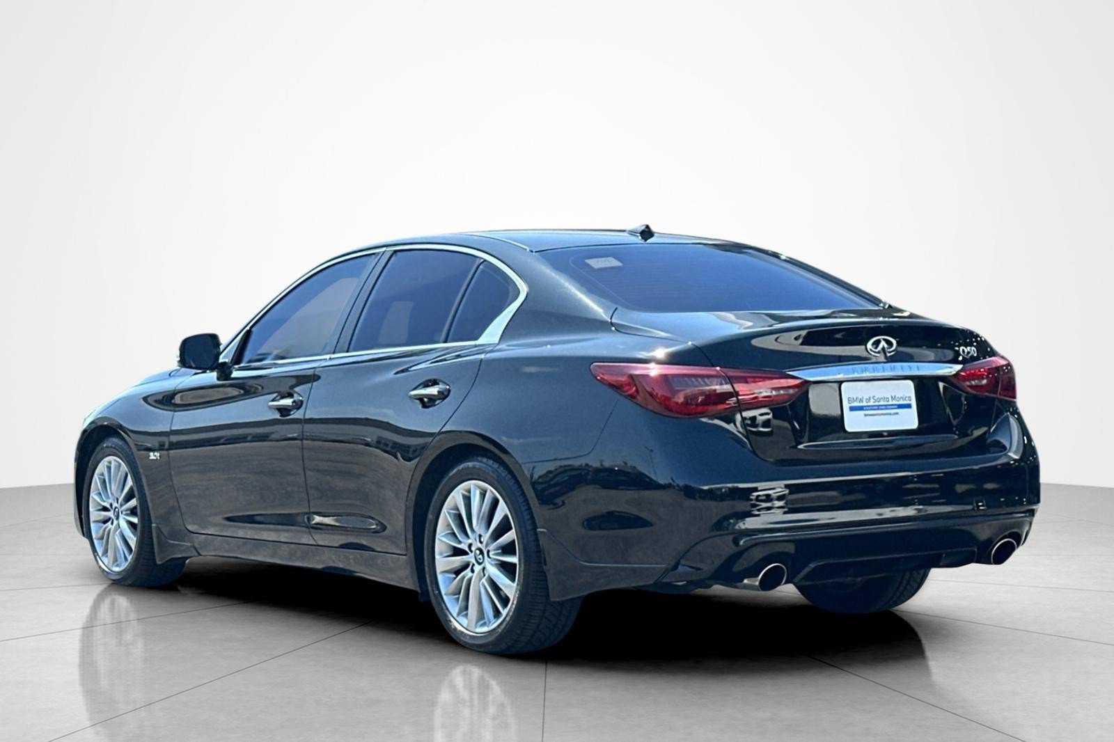 Used 2019 INFINITI Q50 Luxe RWD image 3