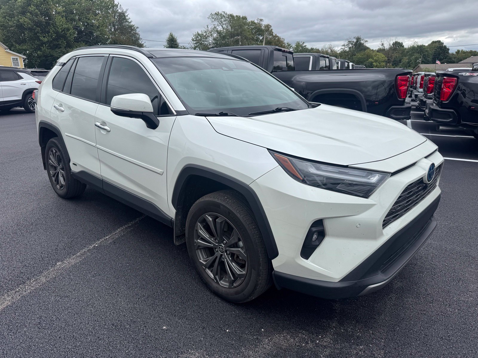 Used 2022 Toyota RAV4 Limited AWD/4WD image 8