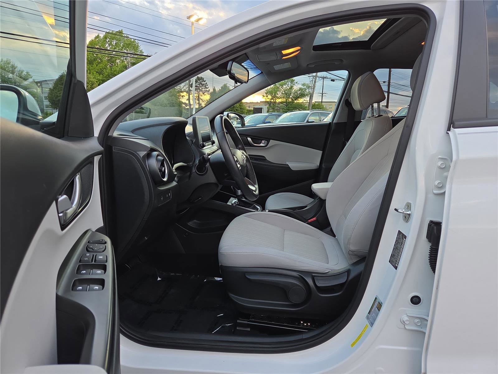 Used 2022 Hyundai Kona SEL w/ Convenience Package FWD image 13
