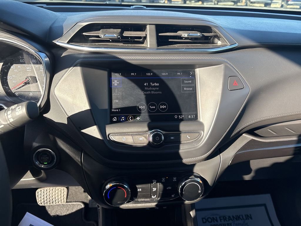 Used 2022 Chevrolet TrailBlazer LT w/ Driver Confidence Package image 12