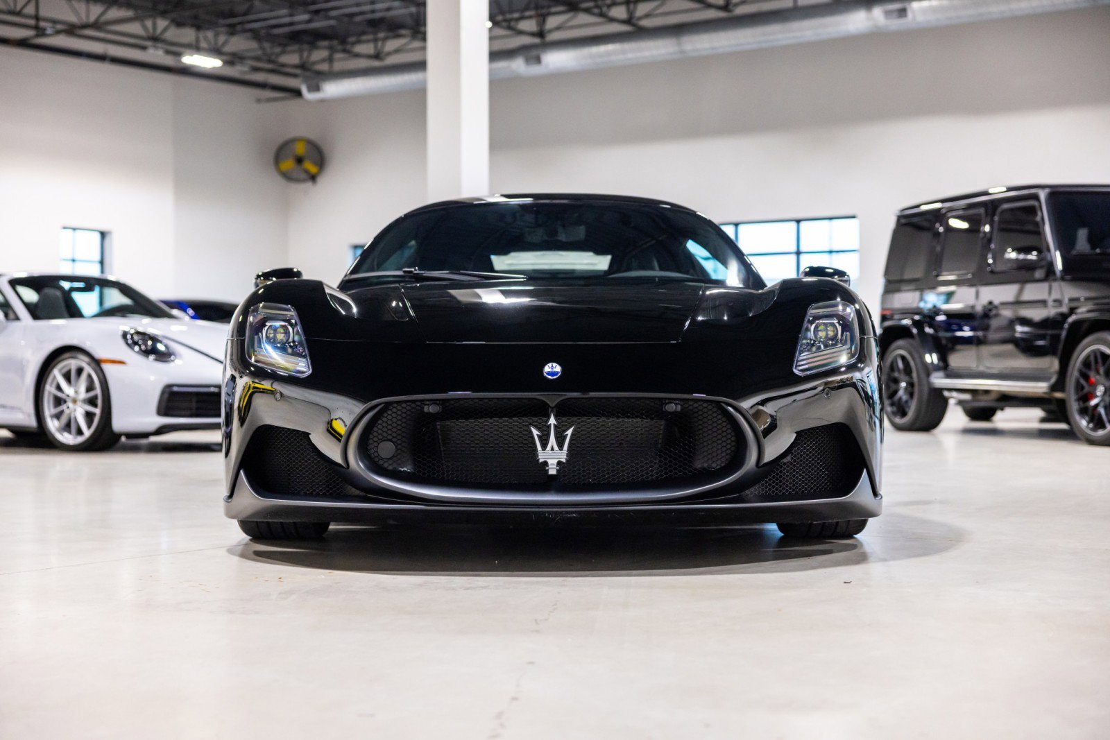 Used 2022 Maserati MC20 Coupe RWD image 2