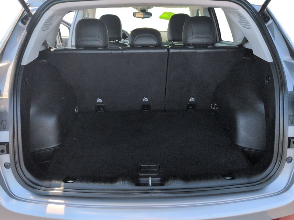 Used 2018 Jeep Compass Latitude FWD image 26