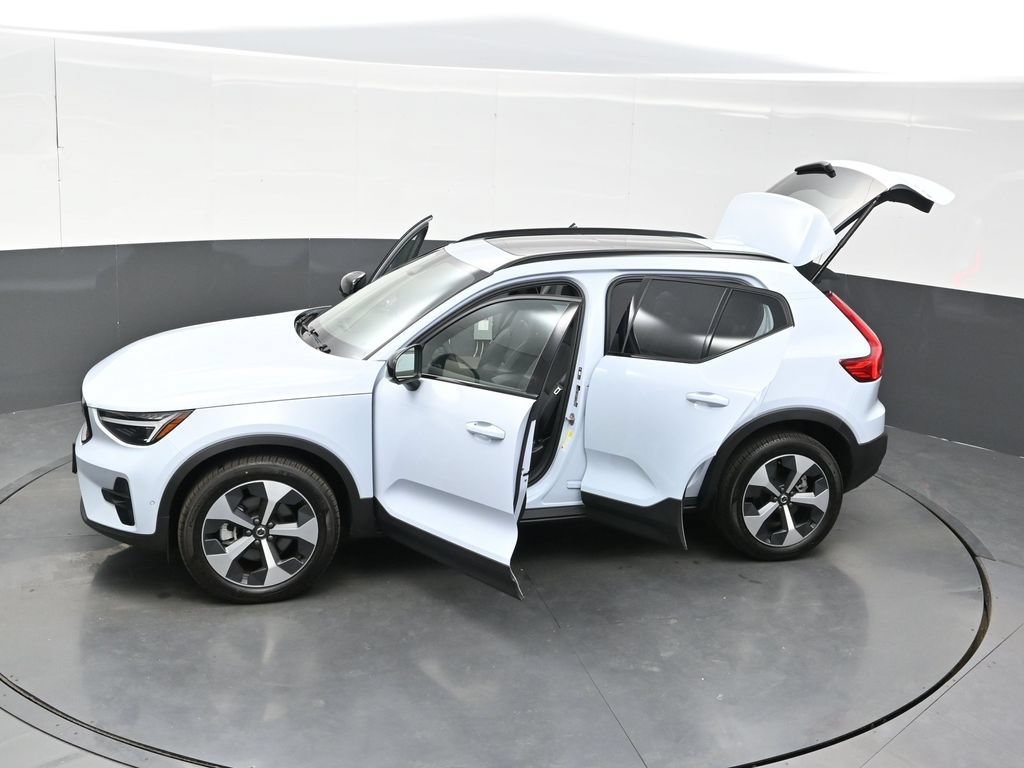 New 2026 Volvo XC40 B5 Plus w/ Climate Package AWD/4WD image 42