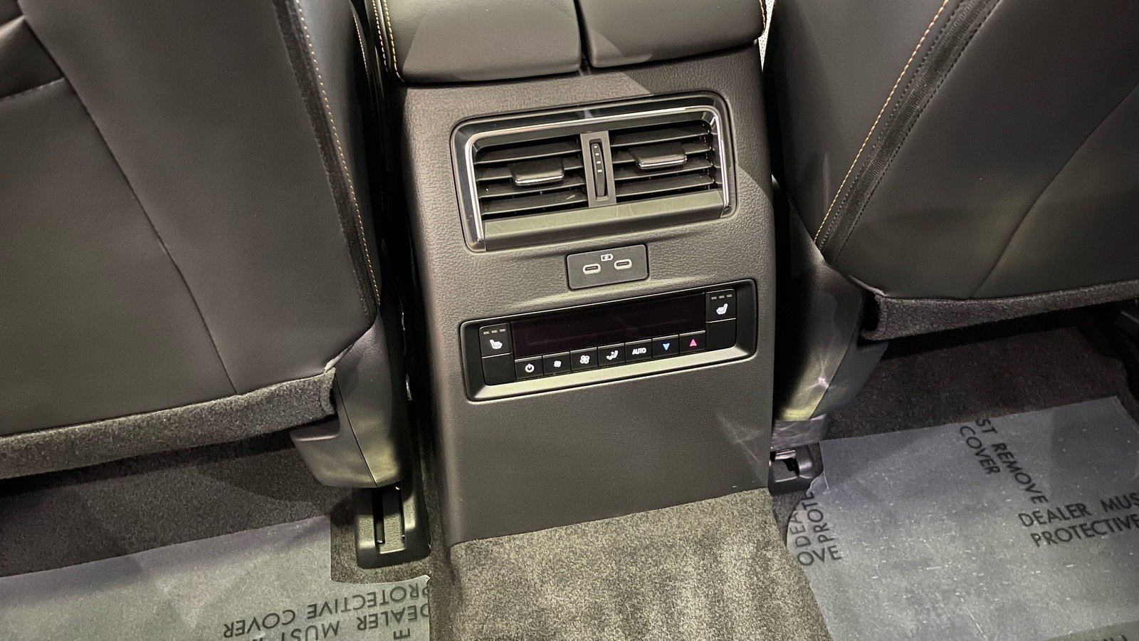 Used 2024 MAZDA CX-90 Plug-In Hybrid w/ Premium Plus AWD/4WD image 31