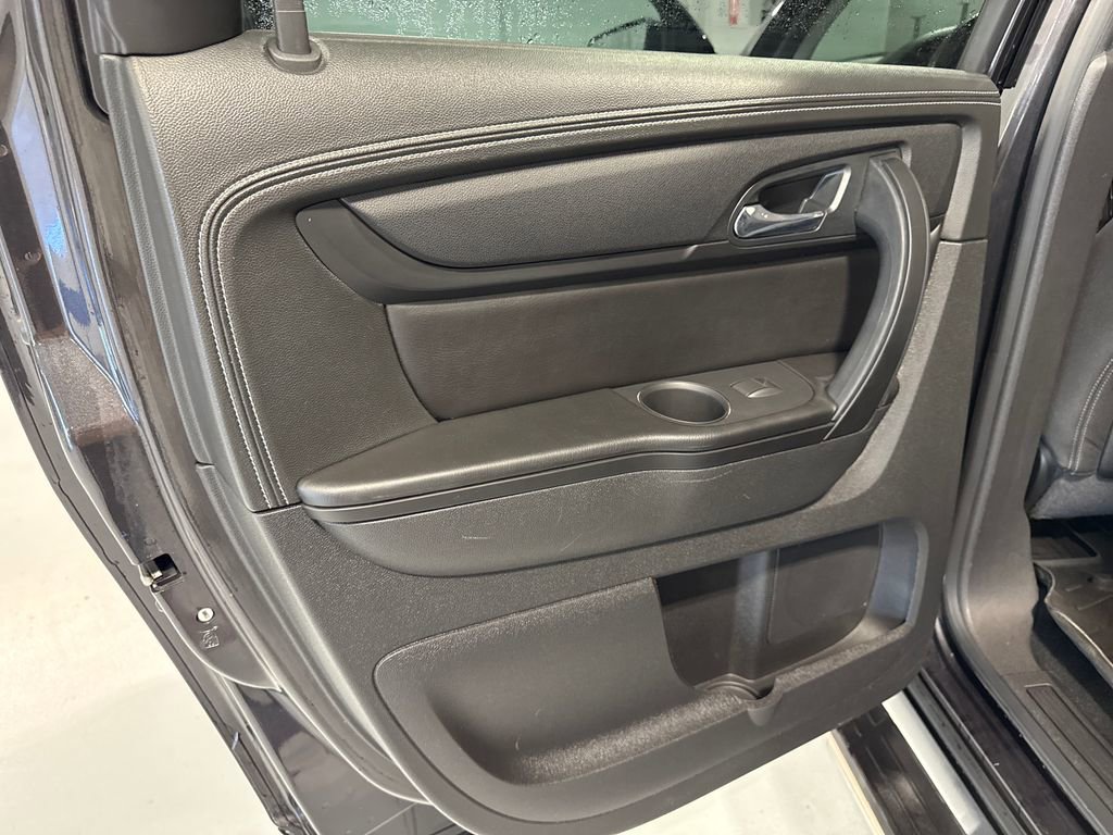 Used 2016 Chevrolet Traverse LT w/ Style and Technology Package AWD/4WD image 37