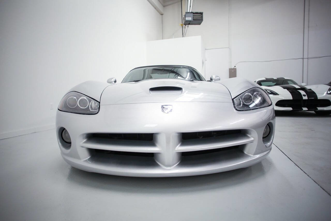 Used 2003 Dodge Viper SRT-10 RWD image 11