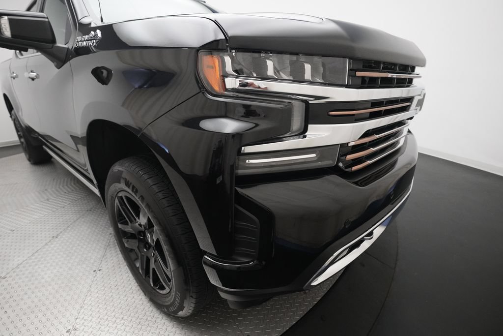 Used 2021 Chevrolet Silverado 1500 High Country w/ Technology Package AWD/4WD image 22