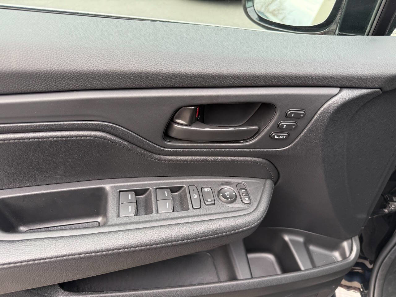Used 2025 Honda Odyssey Sport-L image 29