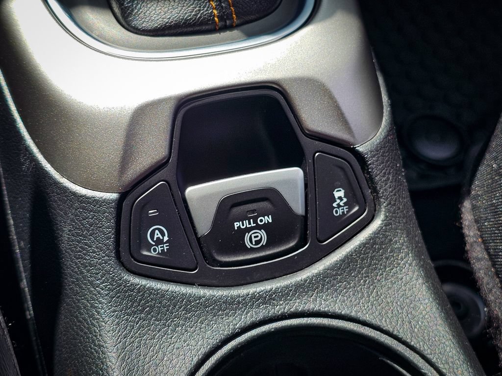 Used 2018 Jeep Compass Latitude w/ Popular Equipment Group AWD/4WD image 27