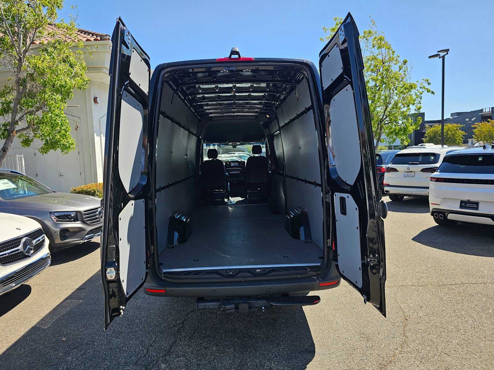 Used 2025 Mercedes-Benz Sprinter 2500 image 18