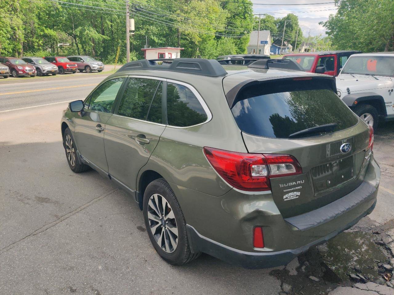 Used 2016 Subaru Outback 3.6R Limited AWD/4WD image 4