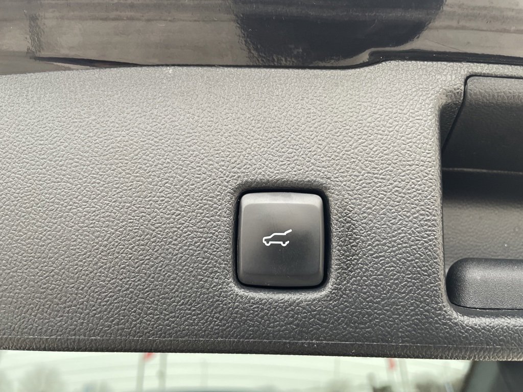 Used 2023 Ford Escape Platinum image 16