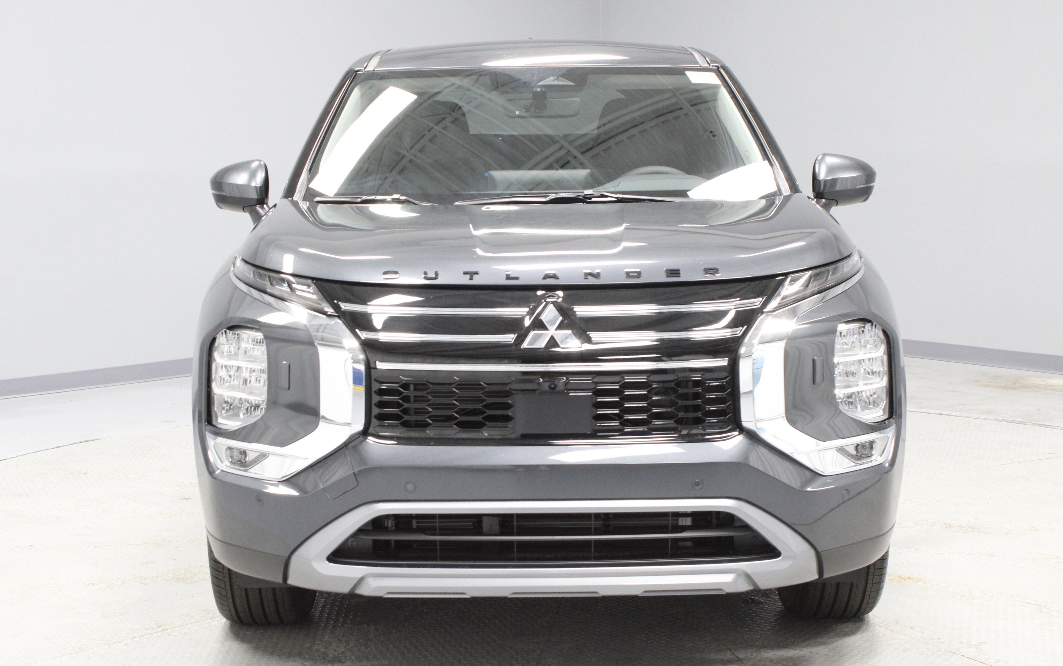 New 2025 Mitsubishi Outlander SE image 3