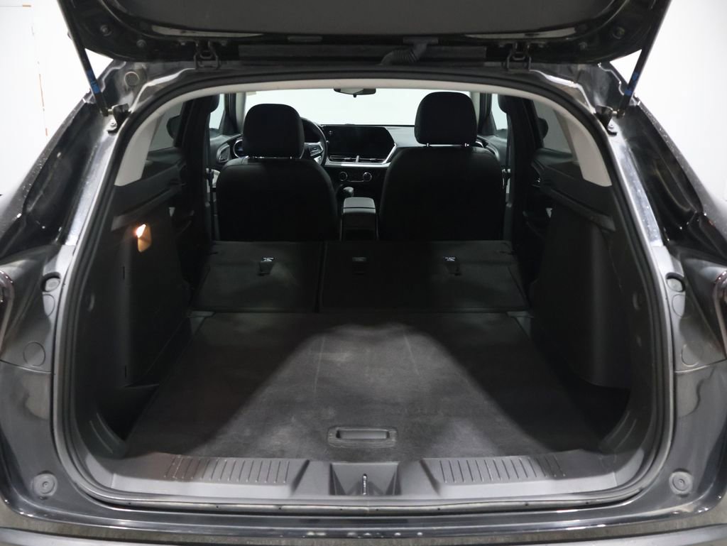 Used 2024 Chevrolet Trax LT w/ Driver Confidence Package FWD image 4