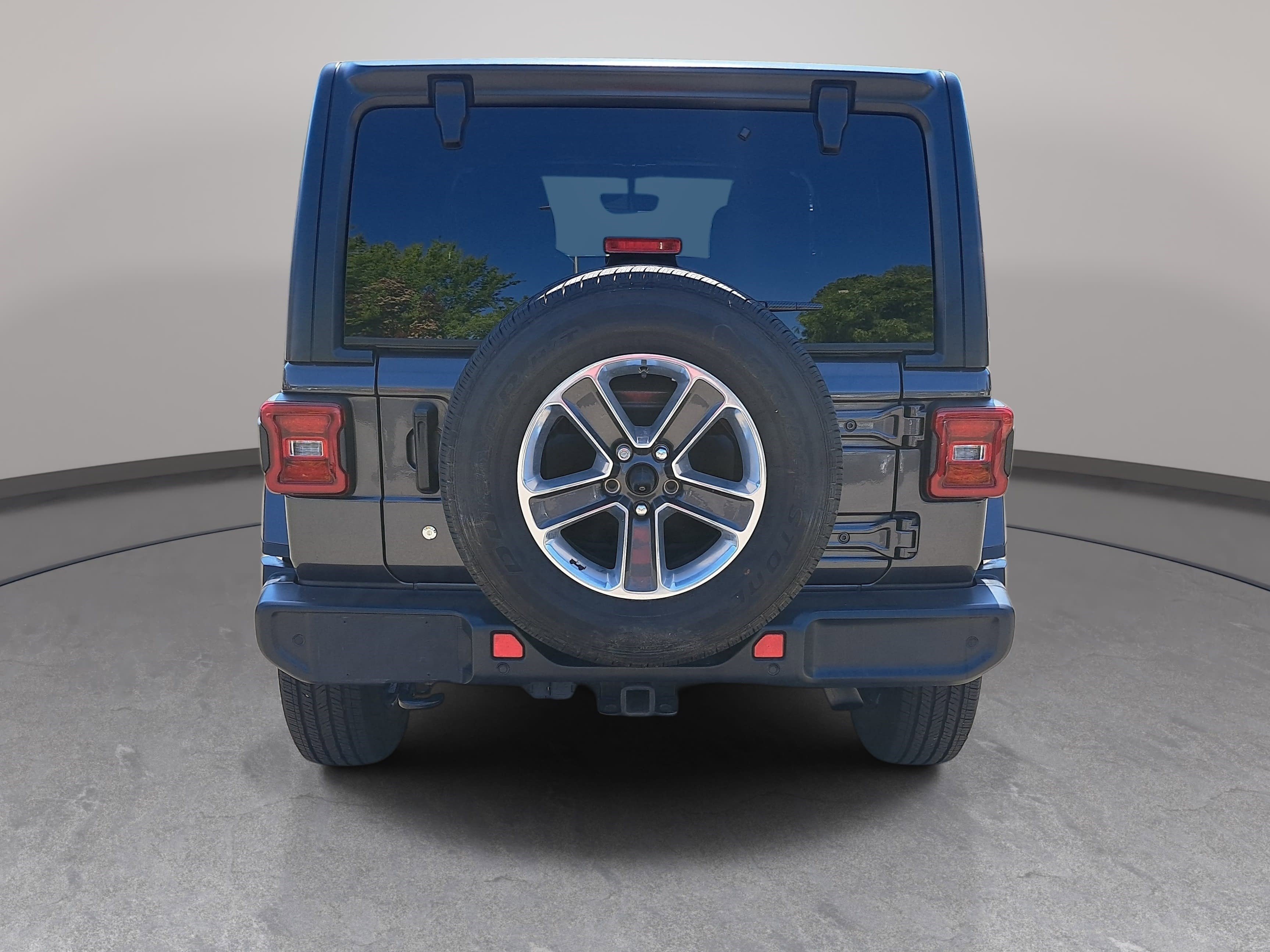 Used 2018 Jeep Wrangler Unlimited Sahara w/ Dual Top Group image 6