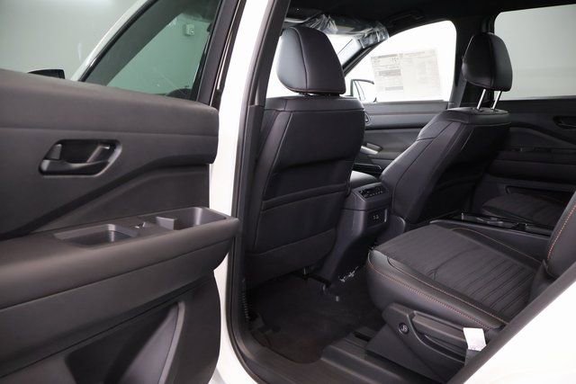 New 2025 Nissan Pathfinder Rock Creek image 26