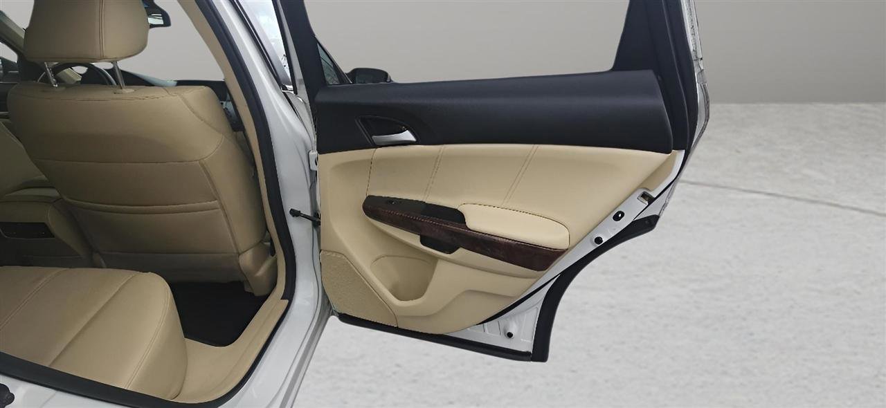 Used 2012 Honda Crosstour EX-L image 24