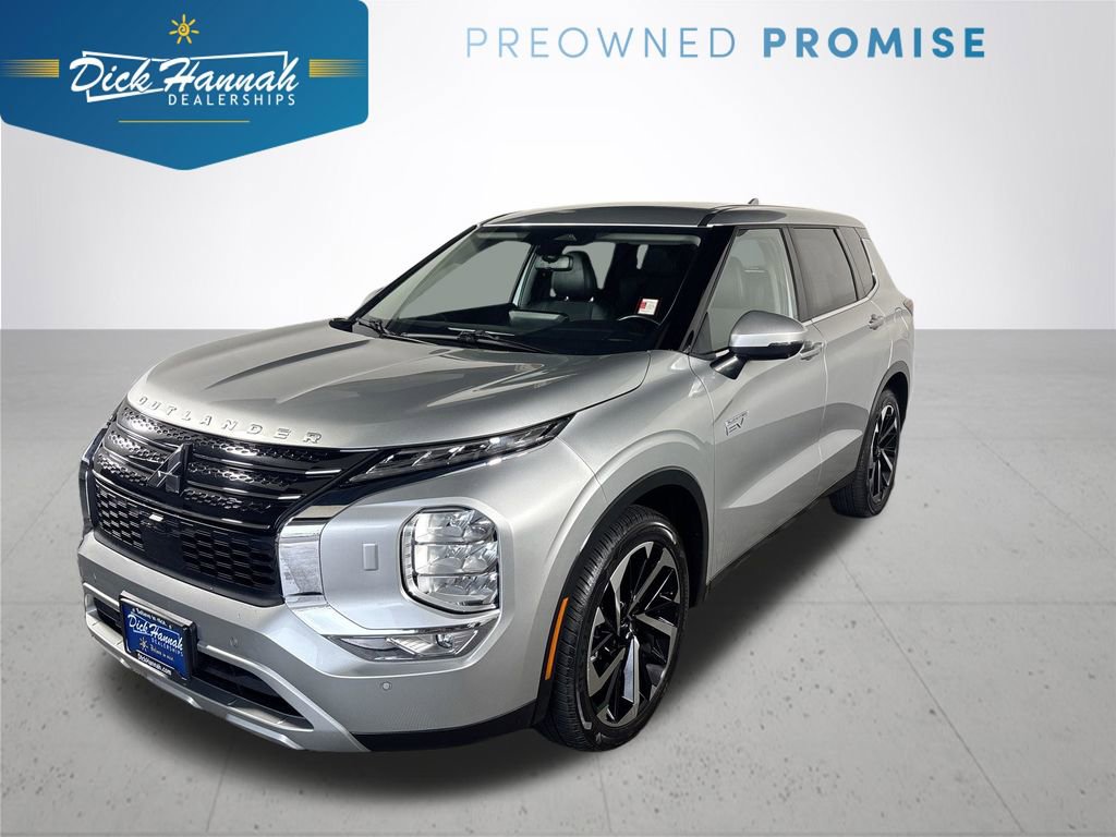 Used 2024 Mitsubishi Outlander SE image 1