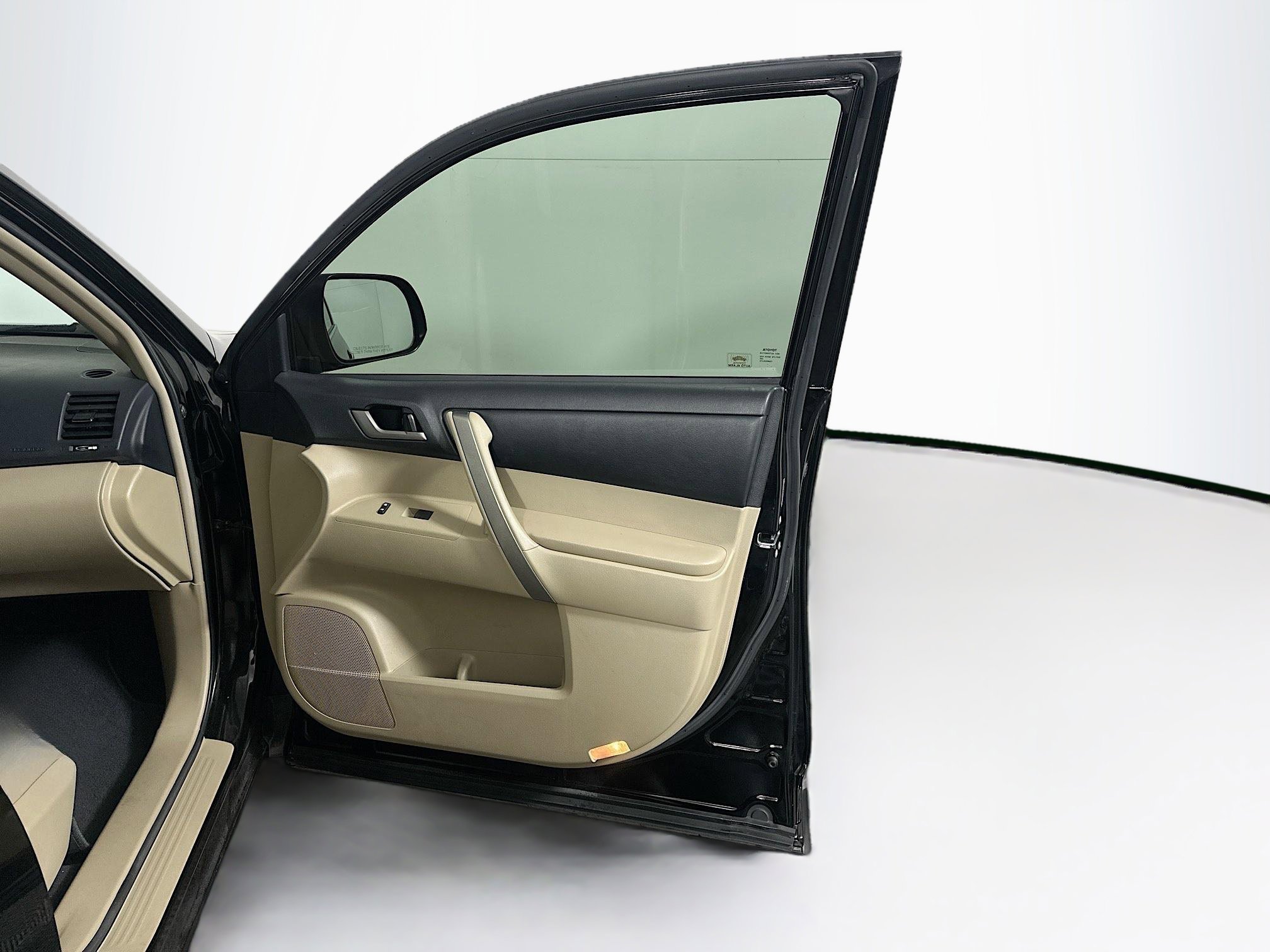 Used 2013 Toyota Highlander SE image 34