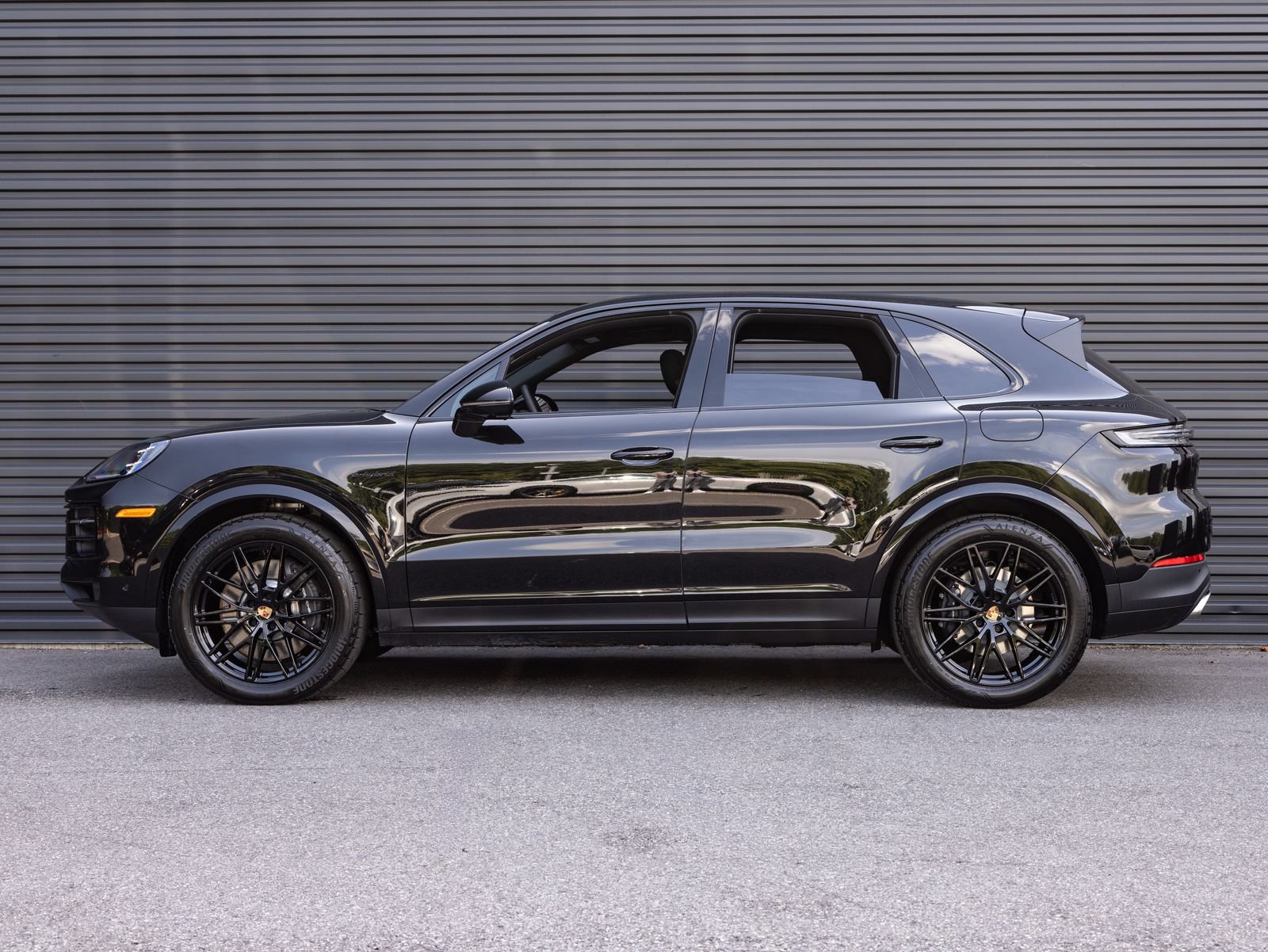 New 2026 Porsche Cayenne E-Hybrid AWD/4WD image 2