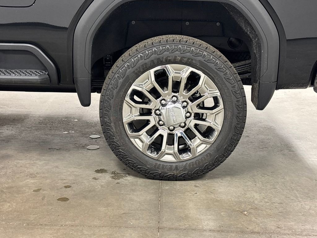 New 2026 GMC Sierra 2500 Denali w/ Denali Reserve Package image 13