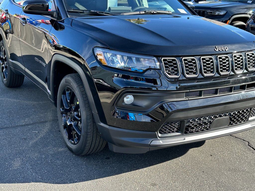 New 2026 Jeep Compass Latitude w/ Sun and Sound Group image 9