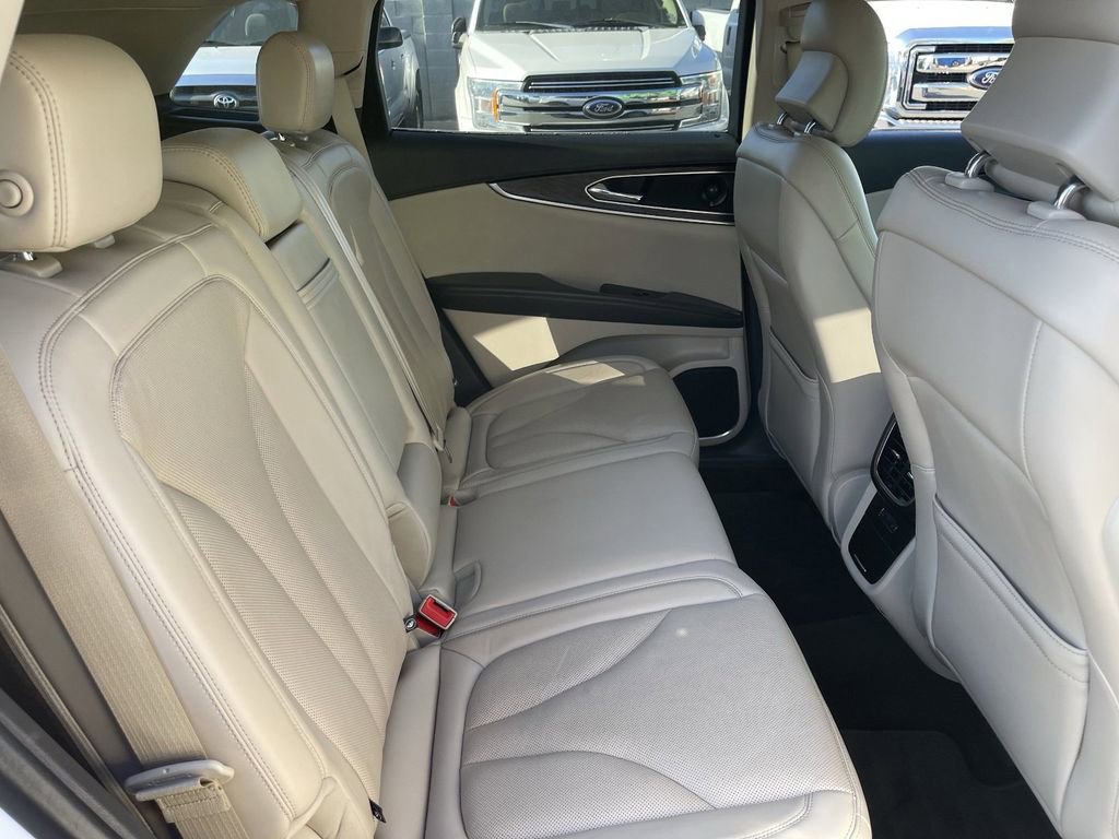 Used 2019 Lincoln Nautilus Reserve FWD image 15