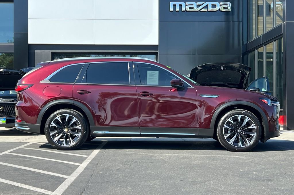 Certified 2024 MAZDA CX-90 Plug-In Hybrid w/ Premium Pkg image 4